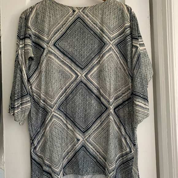 Classy tunic/blouse! - Picture 1 of 5